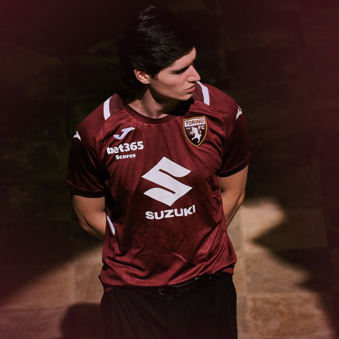 HOME KIT 26/27